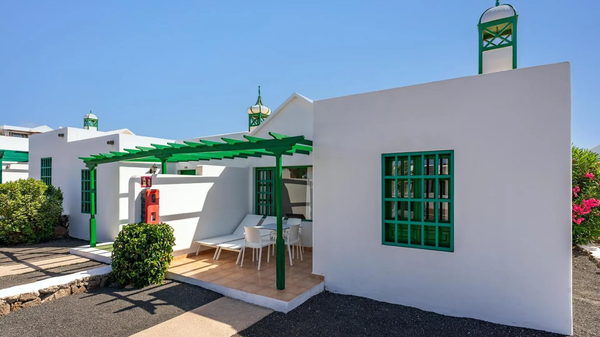 Apartamentos Livvo Las Gaviotas Puerto del Carmen  0*, Puerto del Carmen (Lanzarote)
