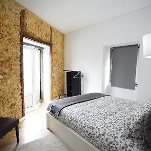 charming-bairro-alto-apartment.hotels-lisbon-portugal.com/