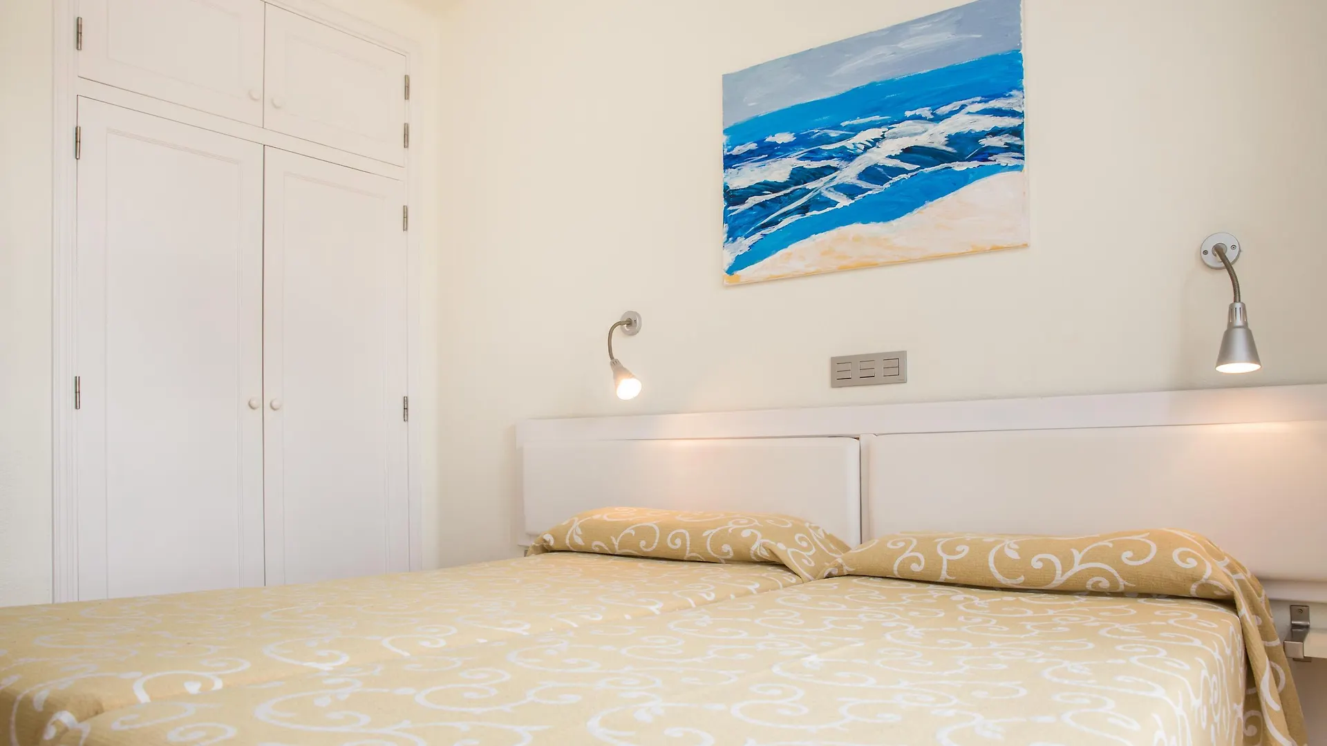 Apartamentos Livvo Las Gaviotas Puerto del Carmen  Puerto del Carmen (Lanzarote)