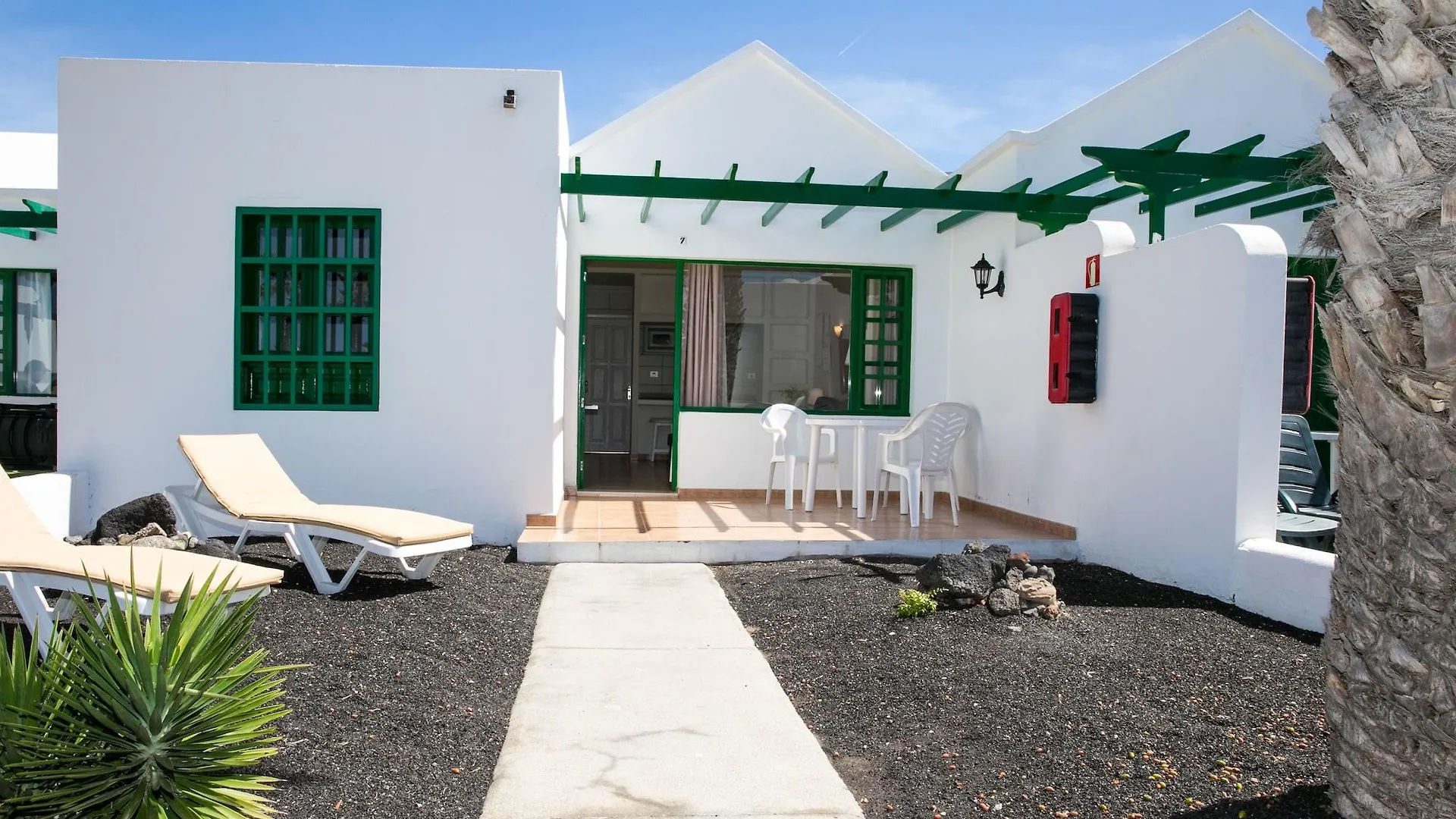 Apartamentos Livvo Las Gaviotas Puerto del Carmen  Spain