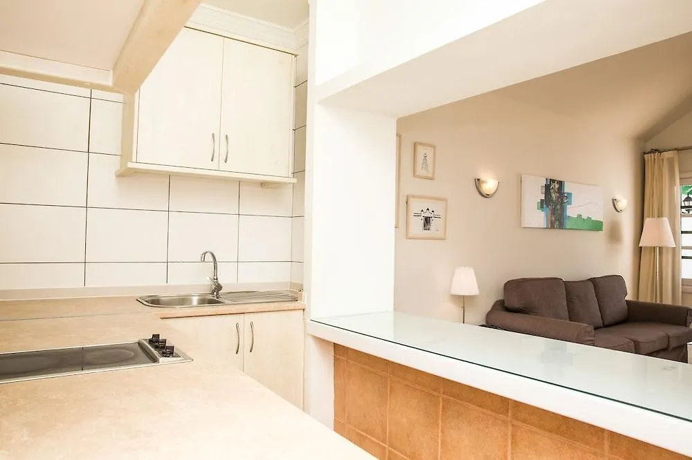 Apartamentos Livvo Las Gaviotas Puerto del Carmen  0*, Puerto del Carmen (Lanzarote)