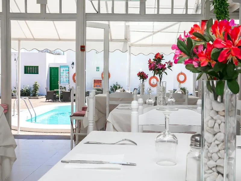 Apartamentos Livvo Las Gaviotas Puerto del Carmen  Apartment Puerto del Carmen (Lanzarote)