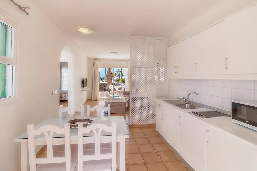 Apartamentos Livvo Las Gaviotas Puerto del Carmen  0*, Puerto del Carmen (Lanzarote)