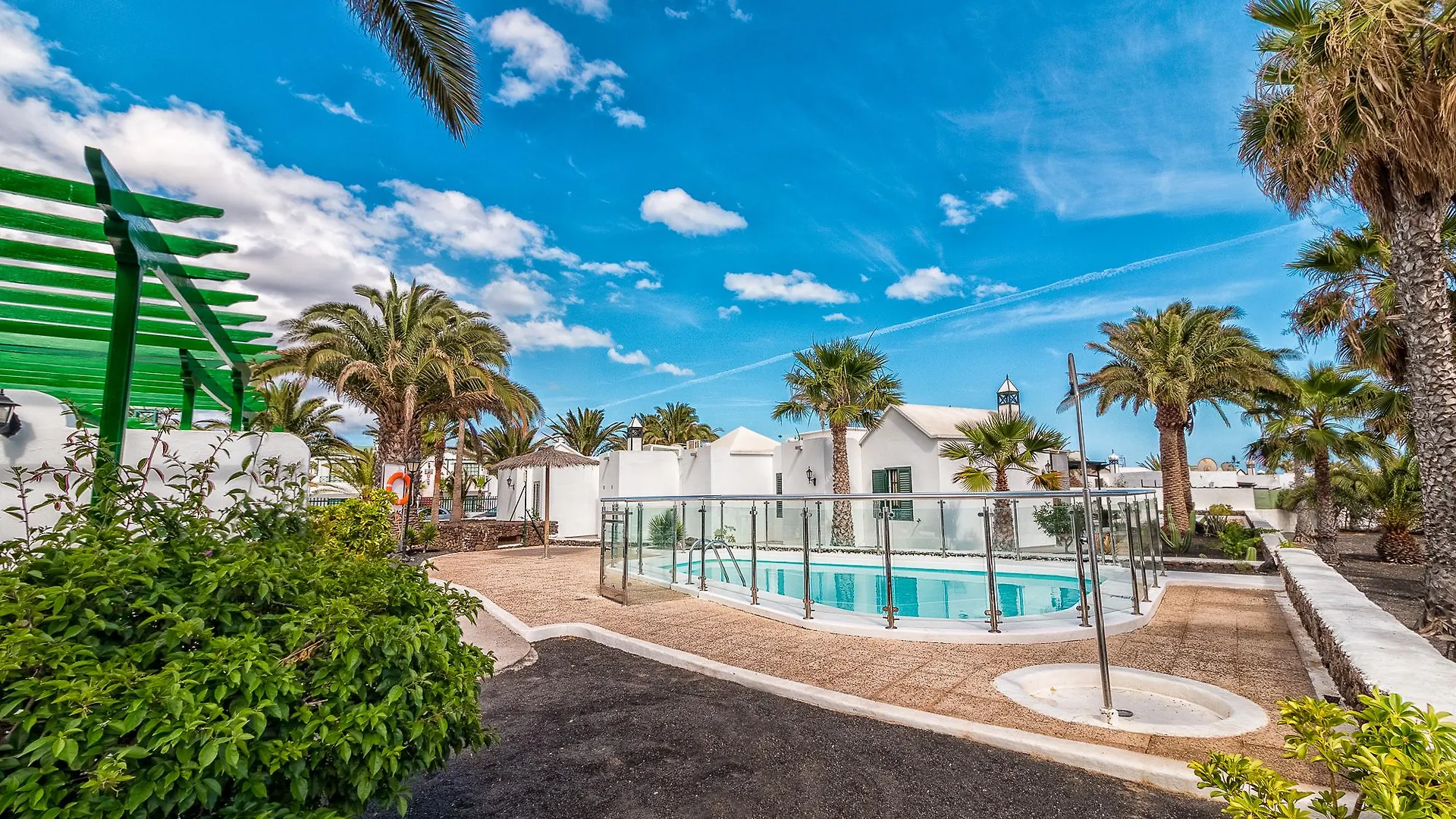 Apartamentos Livvo Las Gaviotas Puerto del Carmen  Puerto del Carmen (Lanzarote)
