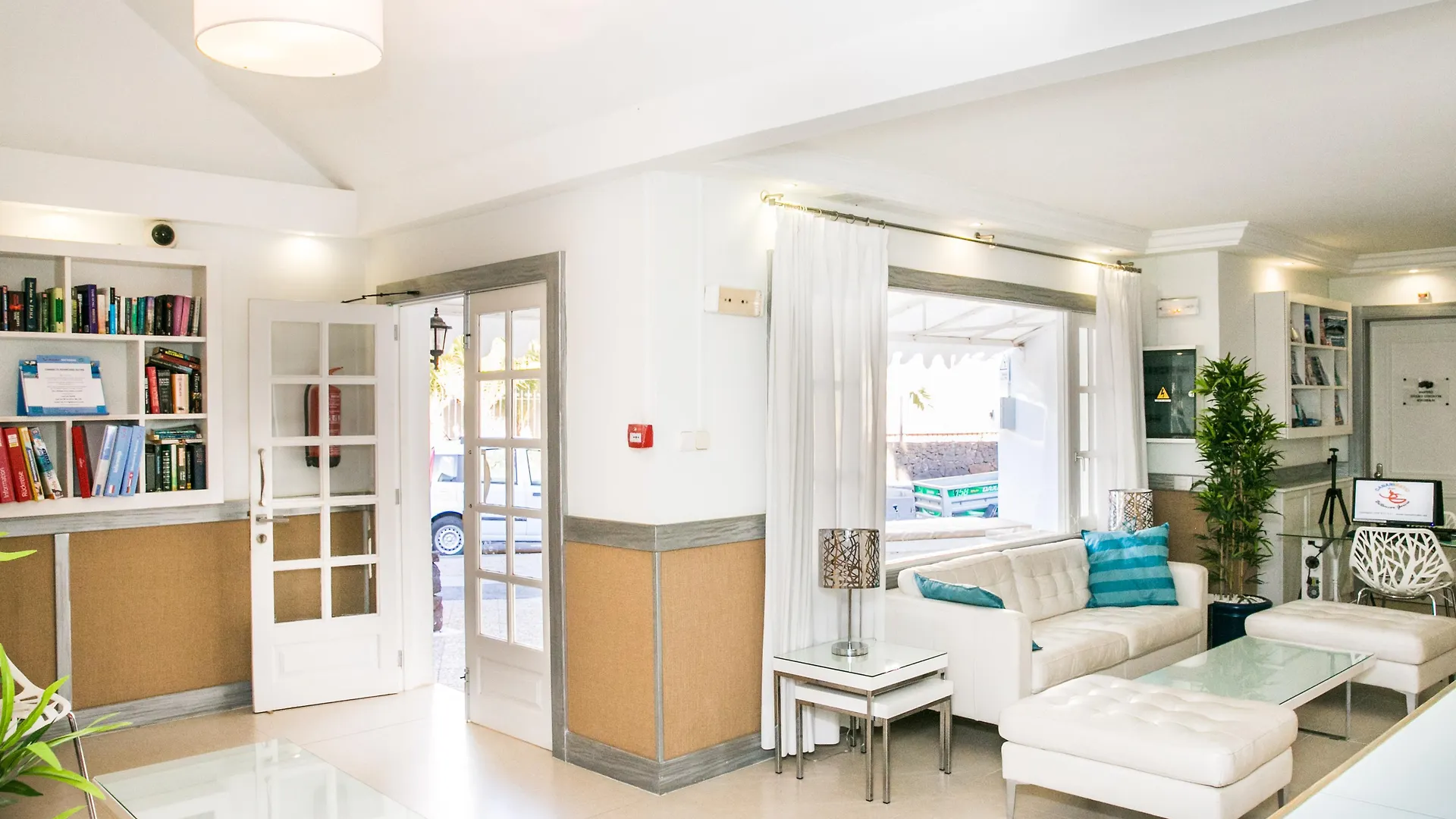 Apartamentos Livvo Las Gaviotas Puerto del Carmen  Puerto del Carmen (Lanzarote)