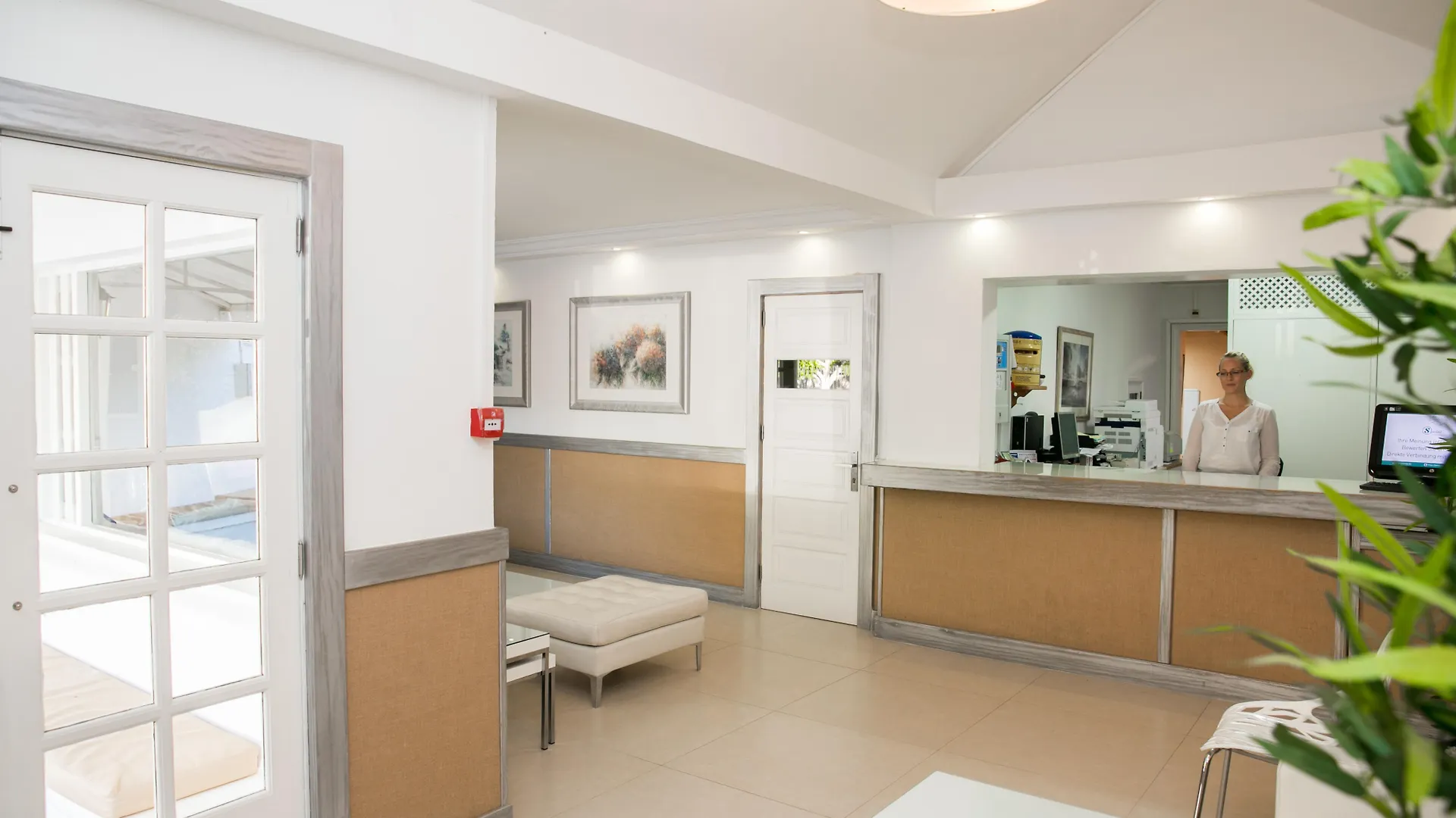 Apartamentos Livvo Las Gaviotas Puerto del Carmen  0*, Puerto del Carmen (Lanzarote)