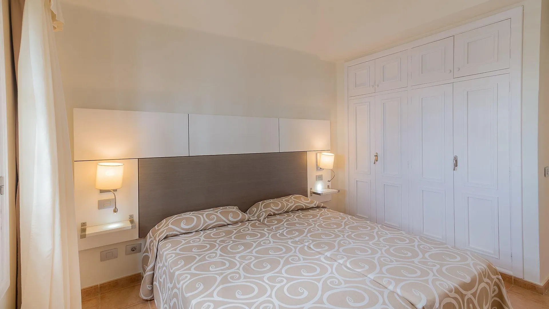 Apartamentos Livvo Las Gaviotas Puerto del Carmen  0*, Puerto del Carmen (Lanzarote) Spanien